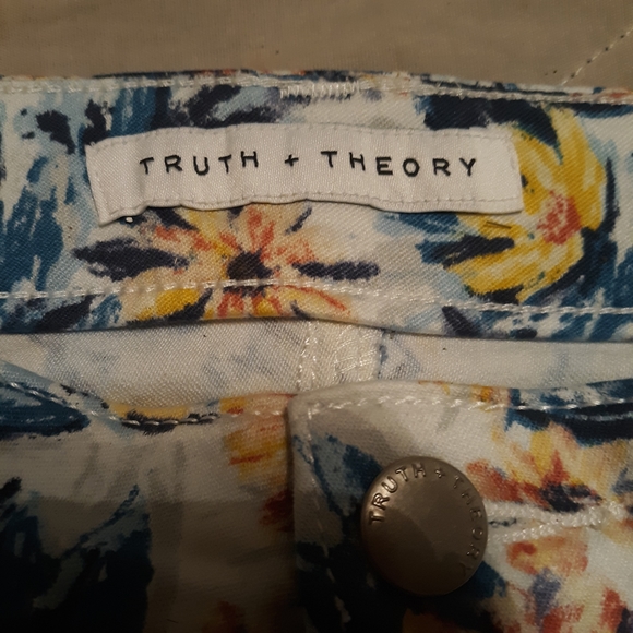 Truth + Theory Multicolor Floral Printed Skinny Jeans Size 8 - Picture 4 of 6